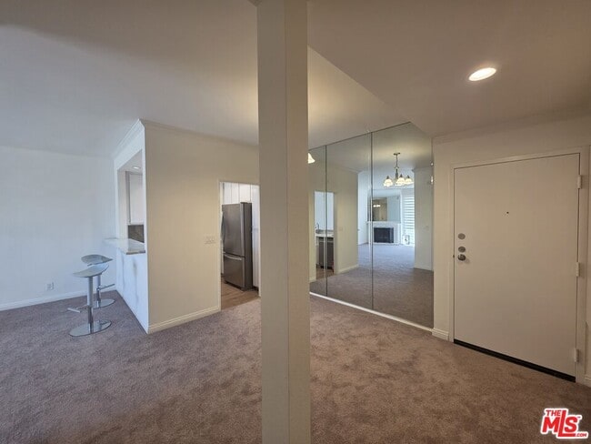 Building Photo - 8505 Gulana Ave