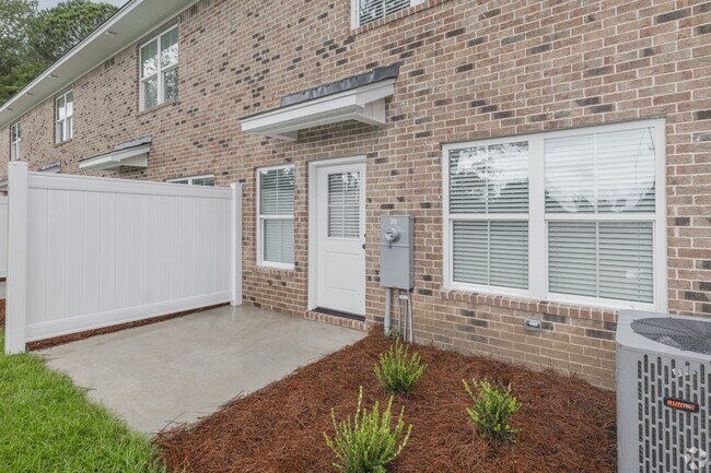 Building Photo - 422 Wren Crest Ln