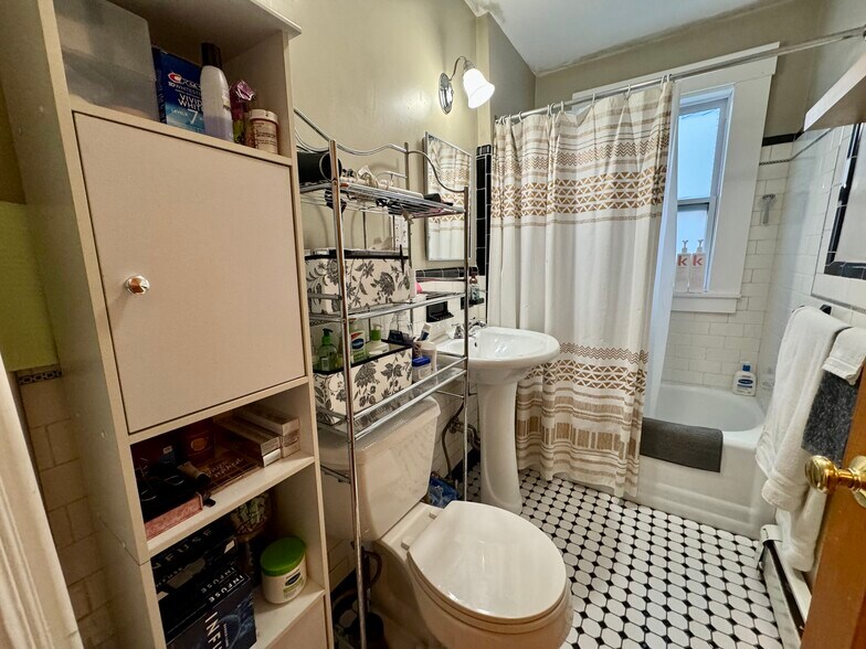 Building Photo - 24 Grovenor Rd