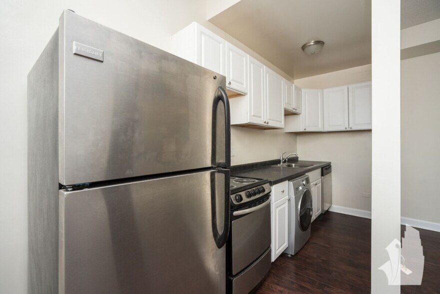 Primary Photo - 3342 N Marshfield Ave