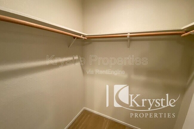 Building Photo - 206 Sea Crest Cir