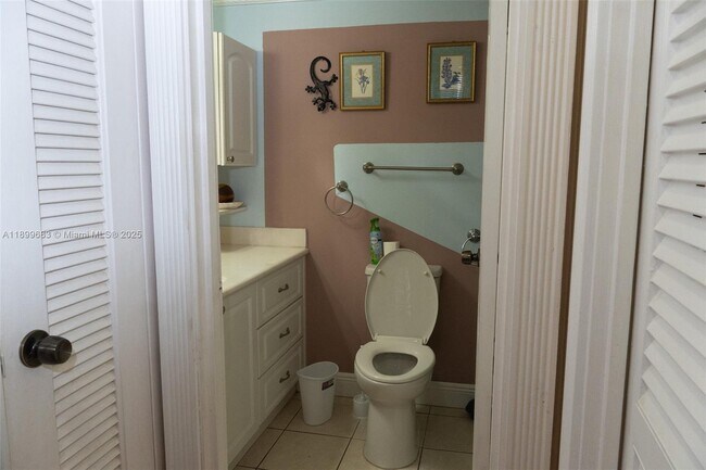 Building Photo - 3725 S Ocean Dr