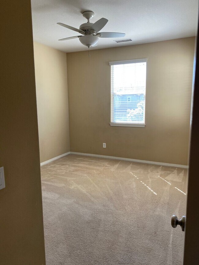 Building Photo - Beautiful Home located in Wolf Creek