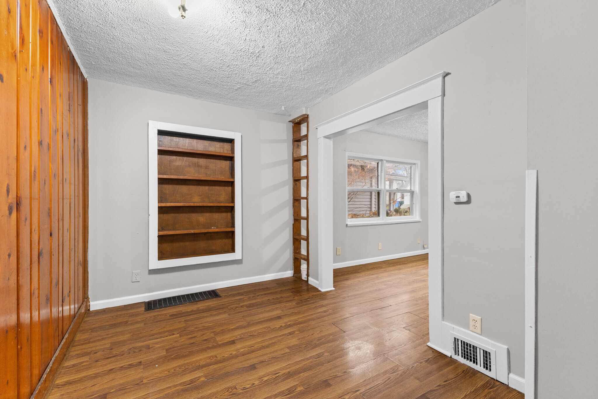 Building Photo - 922 Dakin St