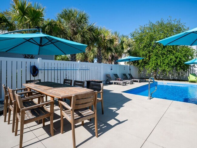 Building Photo - OFF-SEASON MONTHLY BEACH LIVING AWAITS!