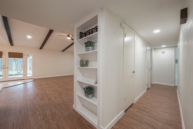 Building Photo - 16810 Sweno Ct