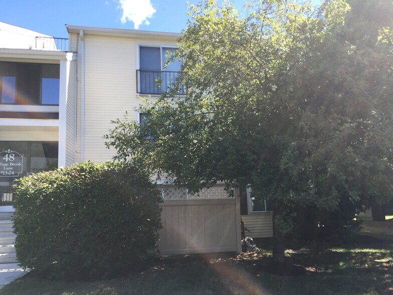 Building Photo - 46 Village Brook Ln