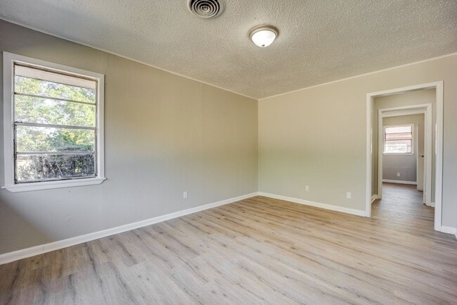 Building Photo - SF-066-601 &amp; 603 South 16th Street Duplex