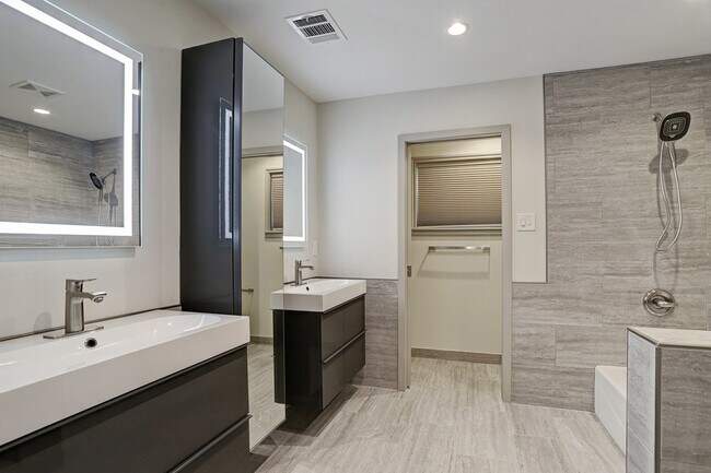 Building Photo - 5138 Rutherglenn Dr