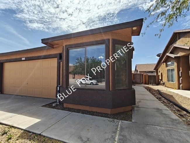 Building Photo - 2122 E Calle Arroyo Lindo