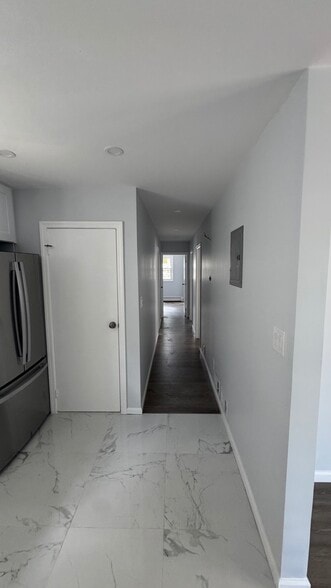Building Photo - 627 Avenue E