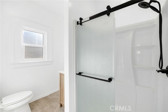 Building Photo - 550 N Kenmore Ave