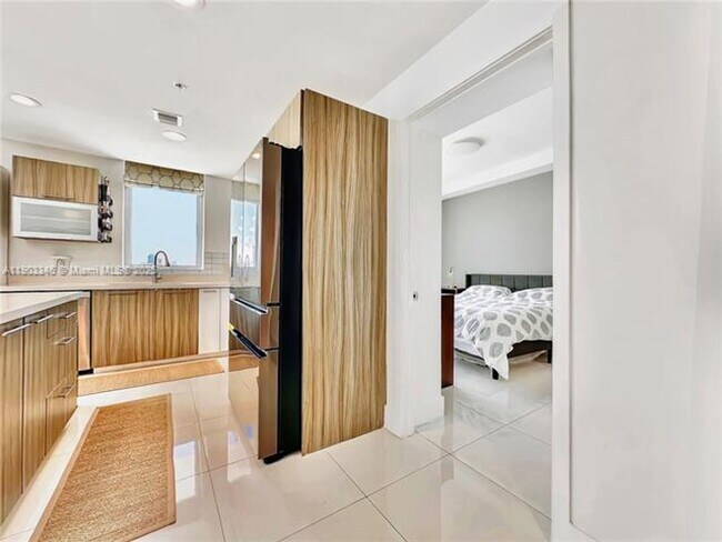 Building Photo - 6700 Indian Creek Dr