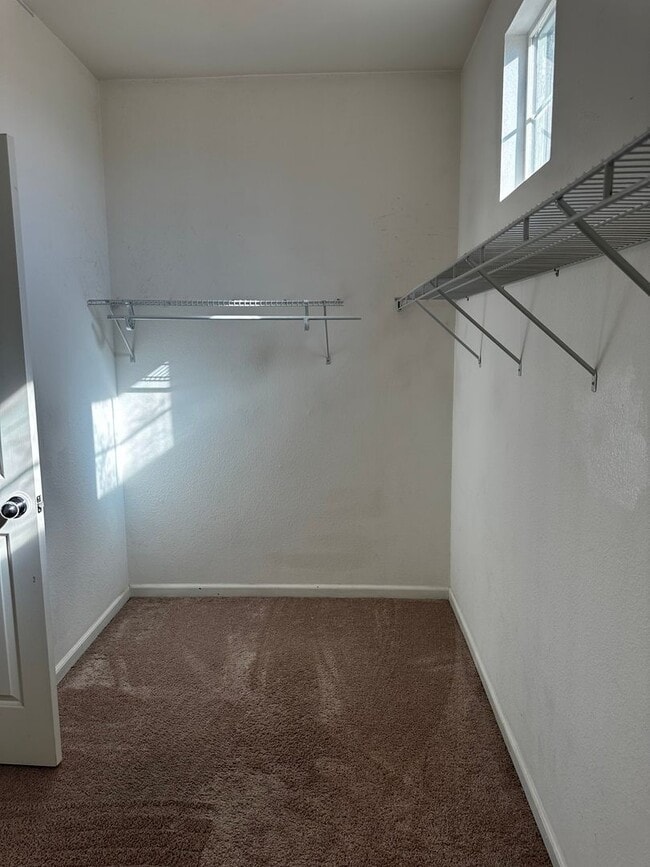 Building Photo - $1497.50 off first full months rent