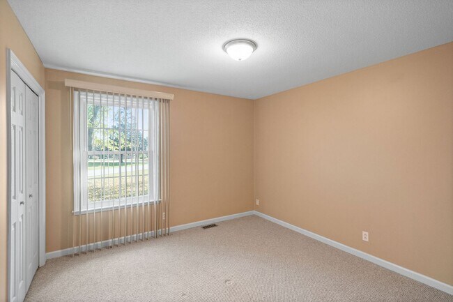 Building Photo - Move-In Special Available! Charming 3-Bedroom Home for Rent in Sango – Spacious Corner Lot