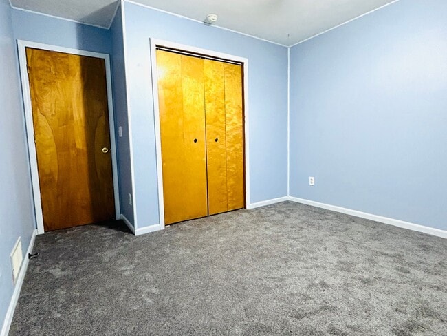 Building Photo - Large Lot, Beautiful Home in Milford