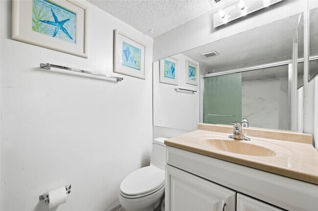 Building Photo - 3909 N Ocean Blvd