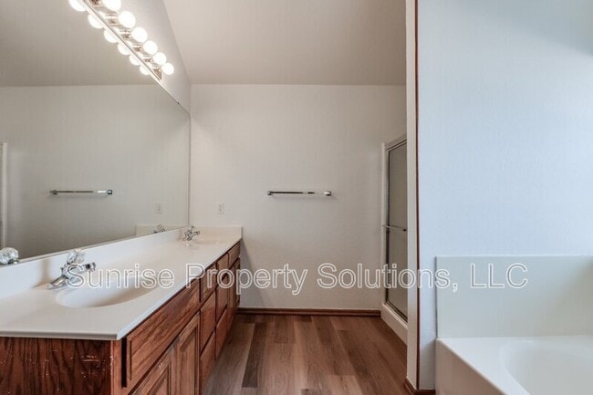 Building Photo - 509 Gyrfalcon Dr