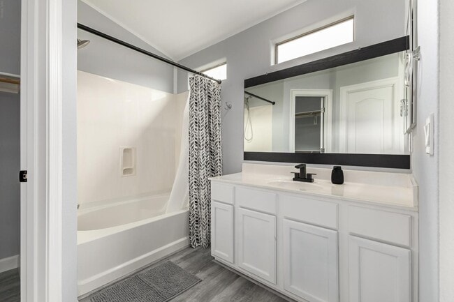 Building Photo - 1350 S Greenfield Rd