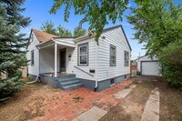 Building Photo - Updated 3-Bedroom, 2-Bath Home in the Hear...