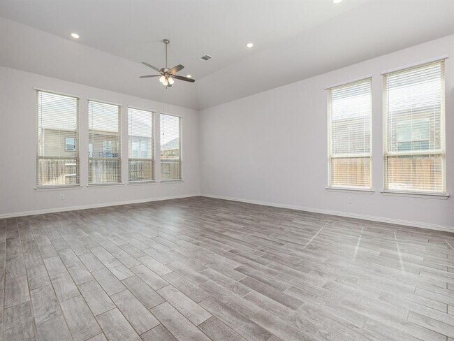 Building Photo - 2958 Diego Dr