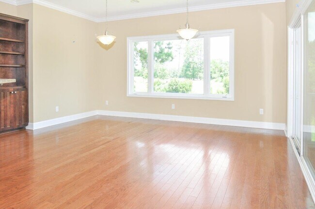 Building Photo - Coming Available!