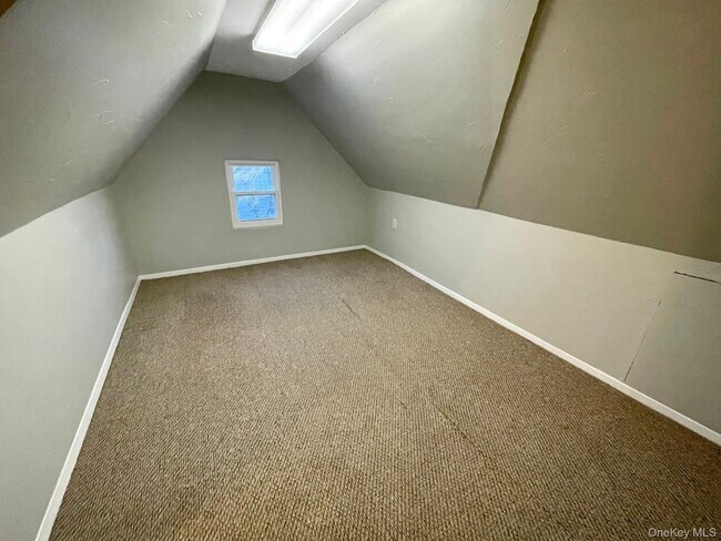 Building Photo - 315 Vincent Ave