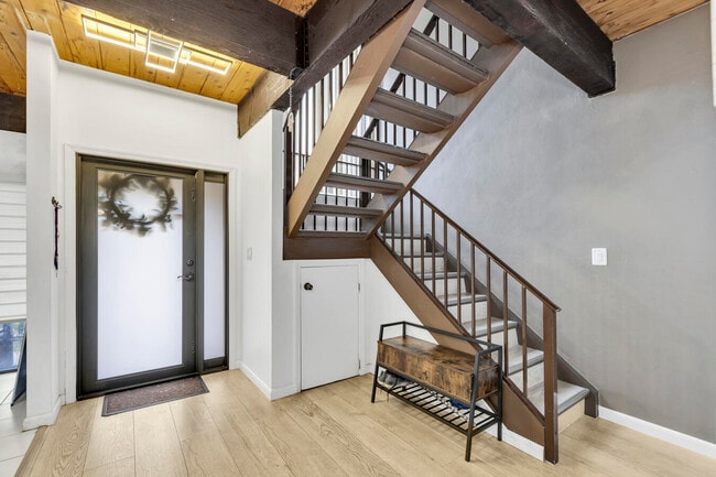 Building Photo - 720 E Coco Plum Cir