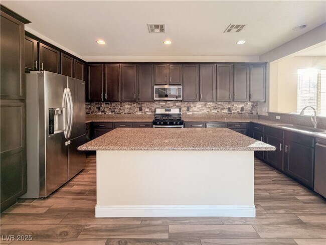 Building Photo - 10733 Mentesana Ave