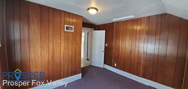 Building Photo - 312 N Oneida St