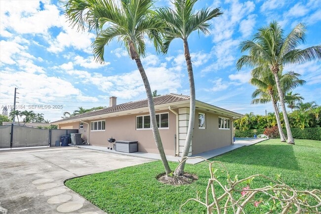 Building Photo - 7421 SW 145th Terrace