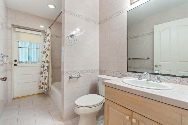 Building Photo - 16035 SW 173rd Ave