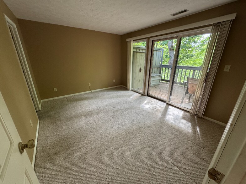 Building Photo - 1843 Waters Edge Dr