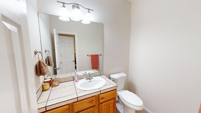 Building Photo - 3-Bedroom/2.5-Bathroom in Alamogordo, NM