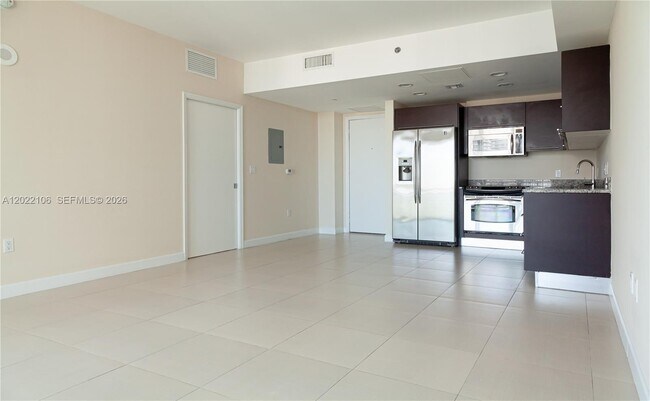 Building Photo - 951 Brickell Ave