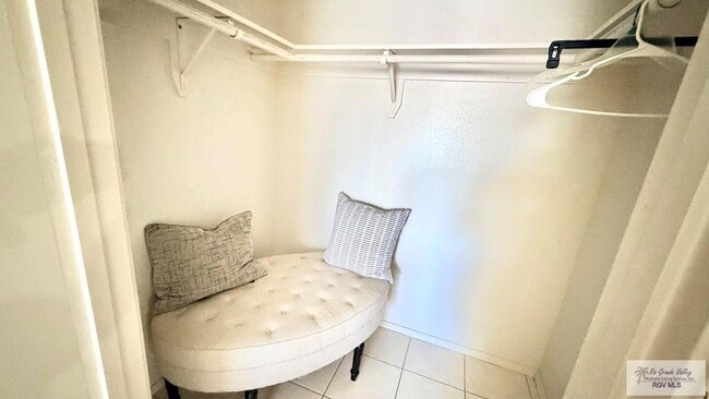 Building Photo - 322 McFadden Dr