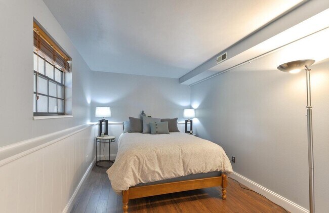 Building Photo - Beautiful 4 Bedroom Home in Midtown Fort Collins!