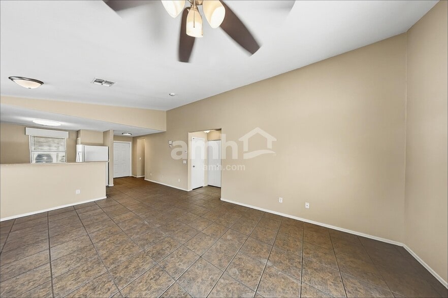 Building Photo - 16425 N 113th Dr