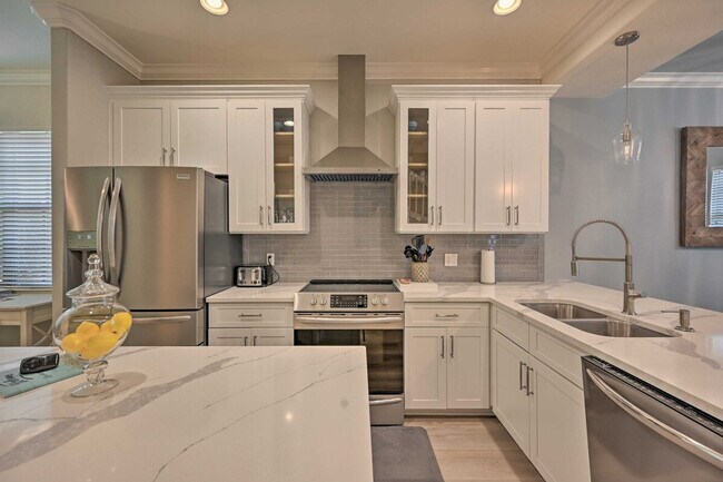 Building Photo - 9117 Chula Vista St