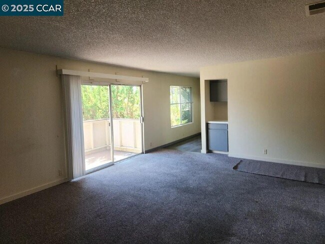 Building Photo - 4260 Clayton Rd