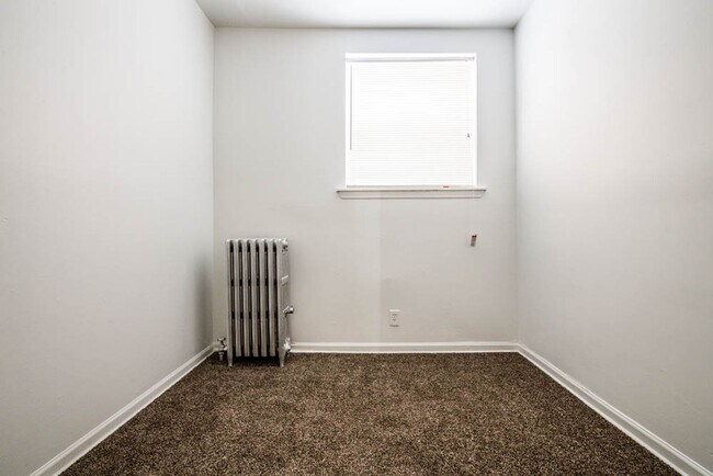 Building Photo - 418-24 S Laramie Ave Chicago, IL 60644