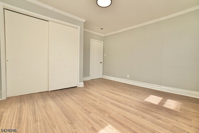 Building Photo - 111 Willow St