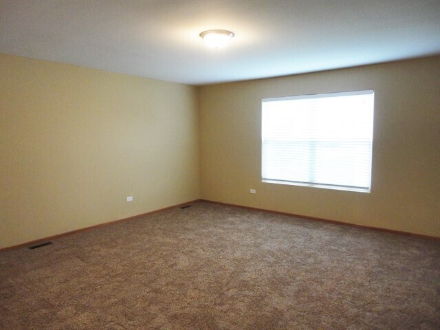 Building Photo - 1420 Lasser Dr