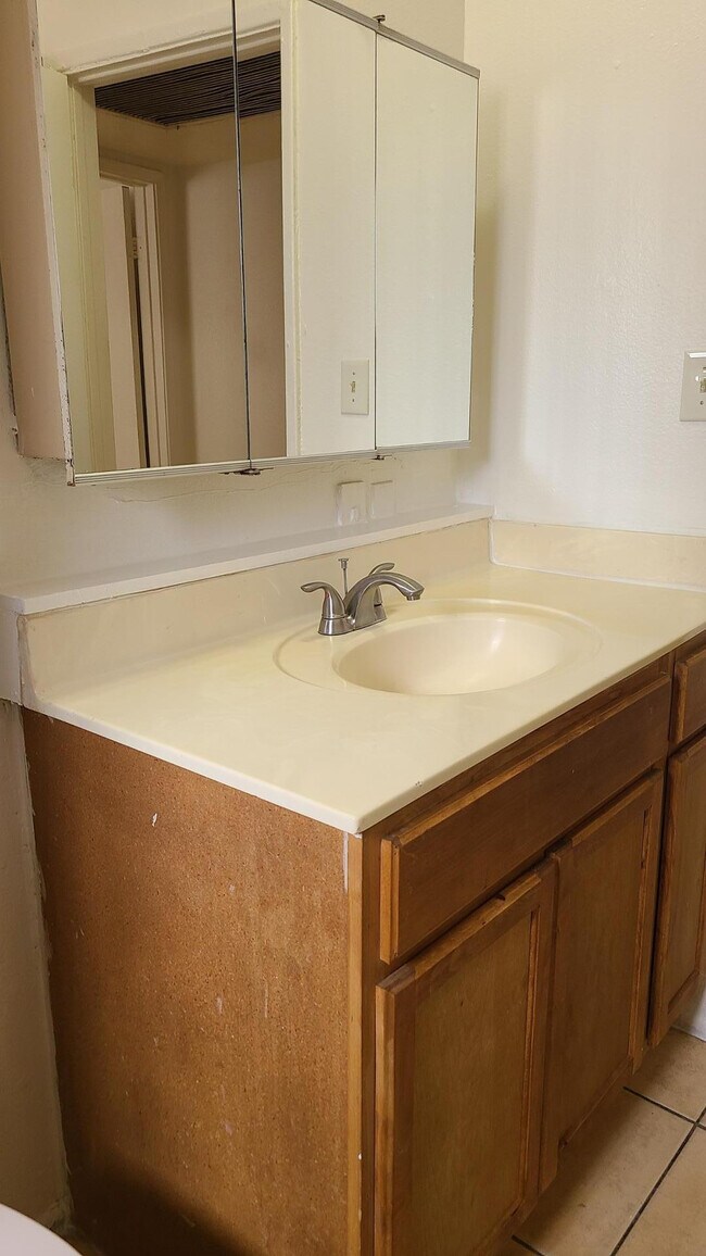 Building Photo - 1345 E Campbell Ave