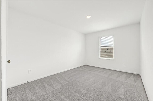 Building Photo - 227 River Grv Ct