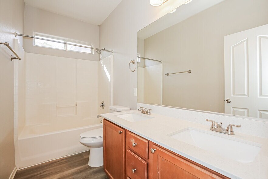 Building Photo - 8928 Brentwood Grove Ct