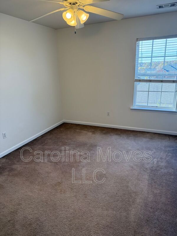 Building Photo - 223 Collingwood Ln