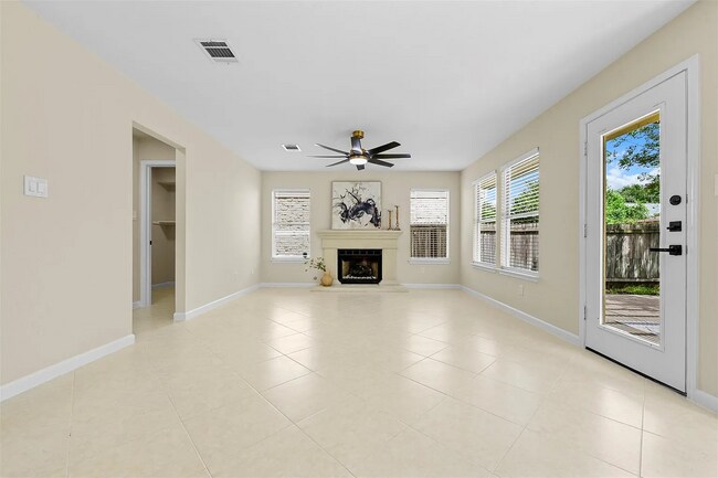 Building Photo - 3528 Ruby Red Dr