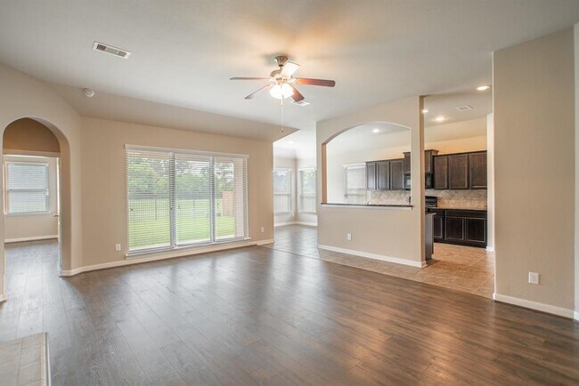 Building Photo - 99 West Wading Pond Circle