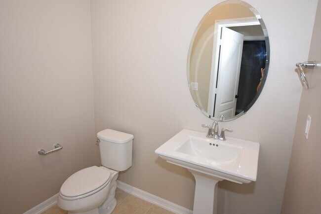 Building Photo - 8019 Jeremy Joseph Aly